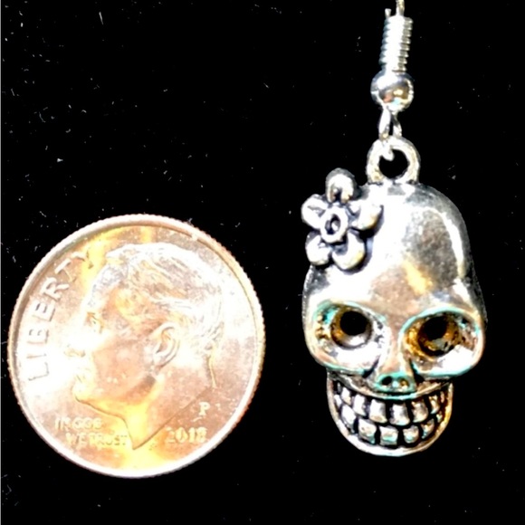 Day of the Dead Sugar Skull Drop Dangle Earrings, Silver 1/2” NWT - Picture 5 of 6
